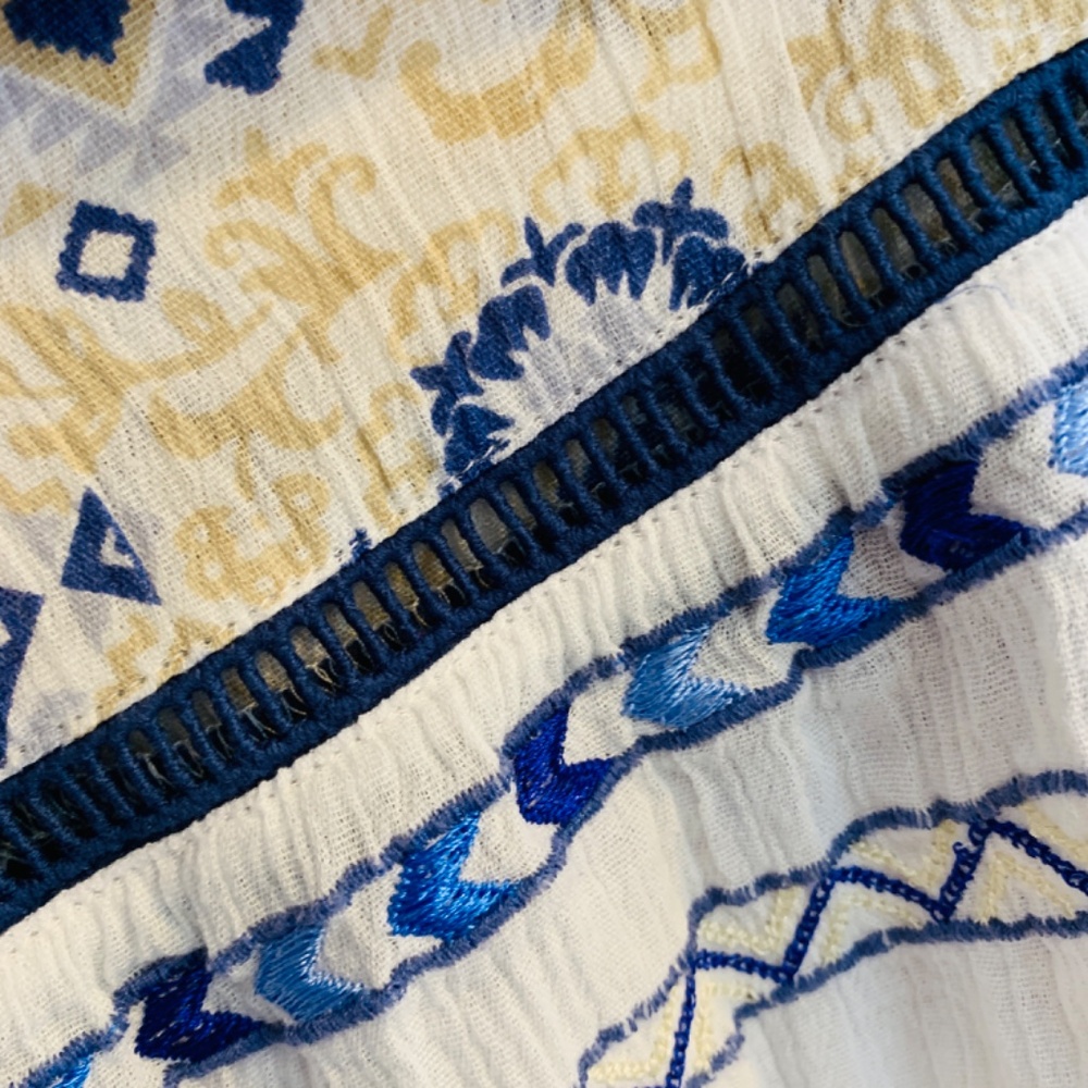 J. Jill Peasant Top Size Medium Tassel Hem Cream Blue Tan Flowy Embroidered Boho - Picture 12 of 16